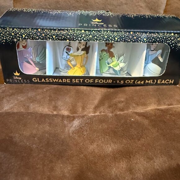 Disney Glassware Fashionista Princess Set Of 4 (1.5 Oz Each) Mini Glasses - Picture 3 of 6